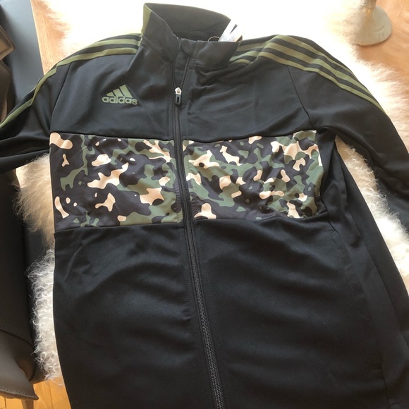 SOLD!BNWT Gorgeous Adidas Tiro 21 Camo colourblock graphic men’s track jacket .. - Picture 6 of 16